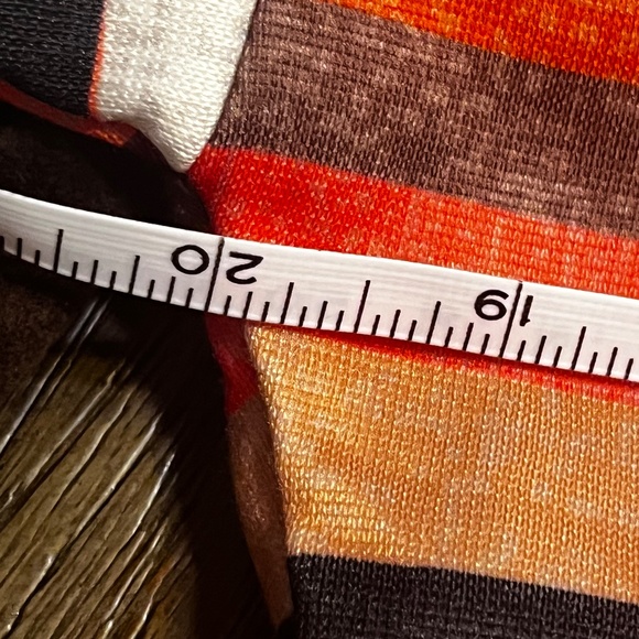 EXCLUSIVE HOODIE -  Geometric shapes - Picture 15 of 16